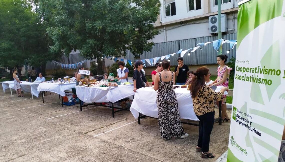 MES DE LA AGROECOLOGÍA: UN ESPACIO PARA LA PRODUCCIÓN SOSTENIBLE Y COMUNITARIA