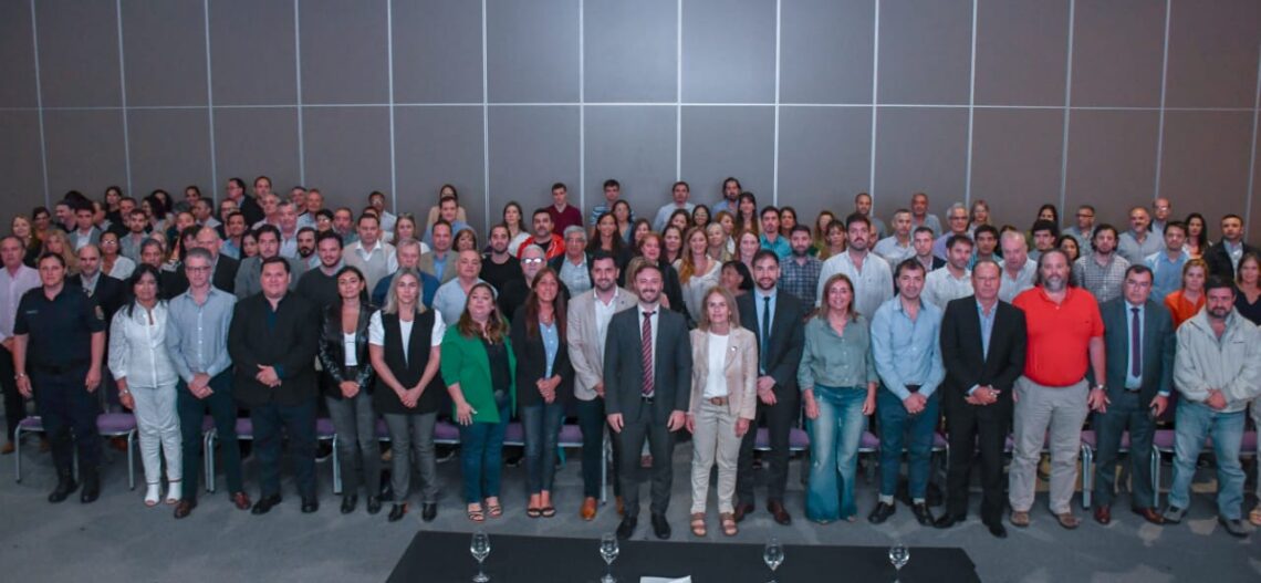 AZCUÉ: “VINIMOS A TRABAJAR PARA CAMBIAR DEFINITIVAMENTE EL RUMBO DE LA CIUDAD”