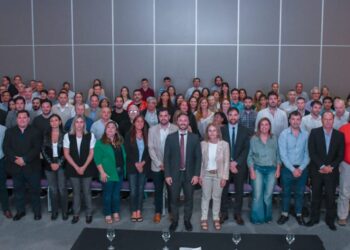 AZCUÉ: “VINIMOS A TRABAJAR PARA CAMBIAR DEFINITIVAMENTE EL RUMBO DE LA CIUDAD”