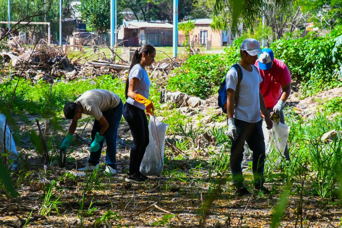 “COMENZANDO POR CASA”: JORNADA DE LIMPIEZA COLECTIVA Y ACTIVIDADES DE EDUCACIÓN AMBIENTAL