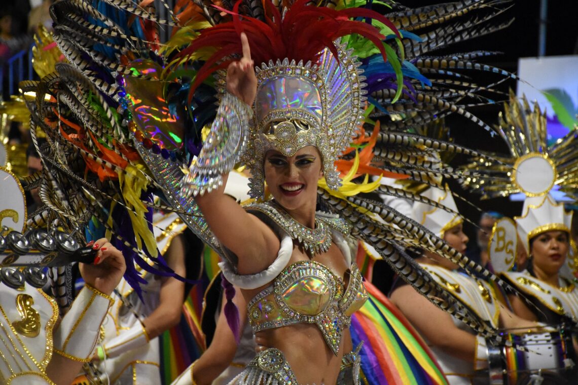 IMPERIO, BELLA SAMBA, EMPERATRIZ Y RÁFAGA SE PREPARAN PARA LA TERCERA NOCHE DEL CARNAVAL DE CONCORDIA