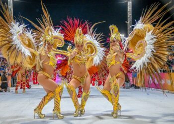 El Carnaval del País se prepara para la segunda noche de la edición 2025