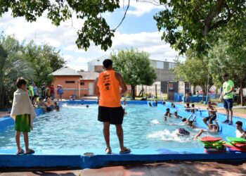 COMIENZA EL RECREATIVO DE VERANO PARA NIÑOS, ADOLESCENTES Y PERSONAS MAYORES EN EL POLIDEPORTIVO VÍCTOR OPPEL