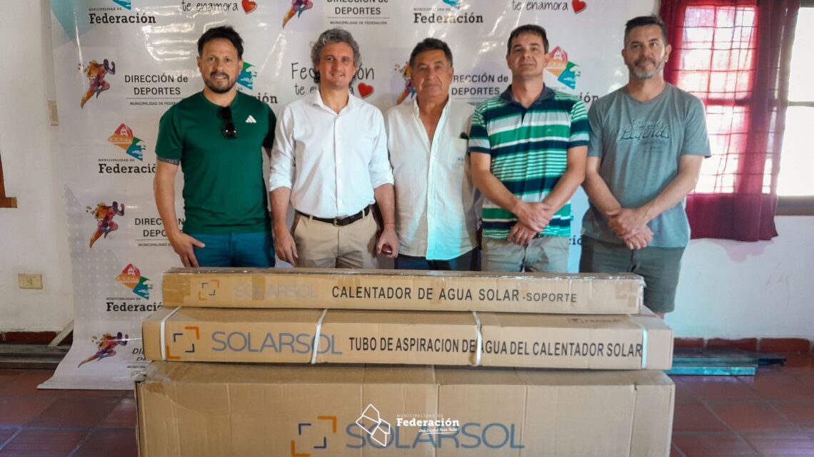 El Intendente Bravo entregó Termotanques solares a clubes de la ciudad