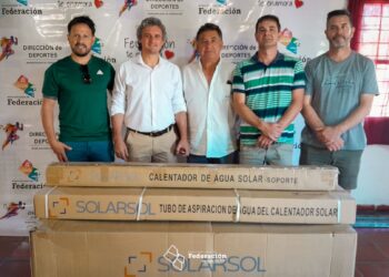 El Intendente Bravo entregó Termotanques solares a clubes de la ciudad