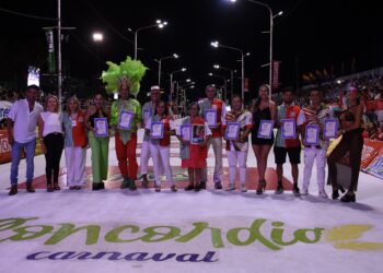 EMOTIVA Y PASIONAL CUARTA NOCHE DEL CARNAVAL DE CONCORDIA