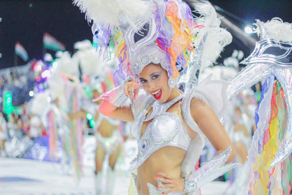 ANTE UN GRAN MARCO DE PÚBLICO SE DESARROLLÓ LA TERCERA NOCHE DEL CARNAVAL DE CONCORDIA