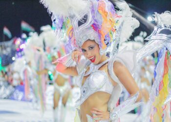 ANTE UN GRAN MARCO DE PÚBLICO SE DESARROLLÓ LA TERCERA NOCHE DEL CARNAVAL DE CONCORDIA