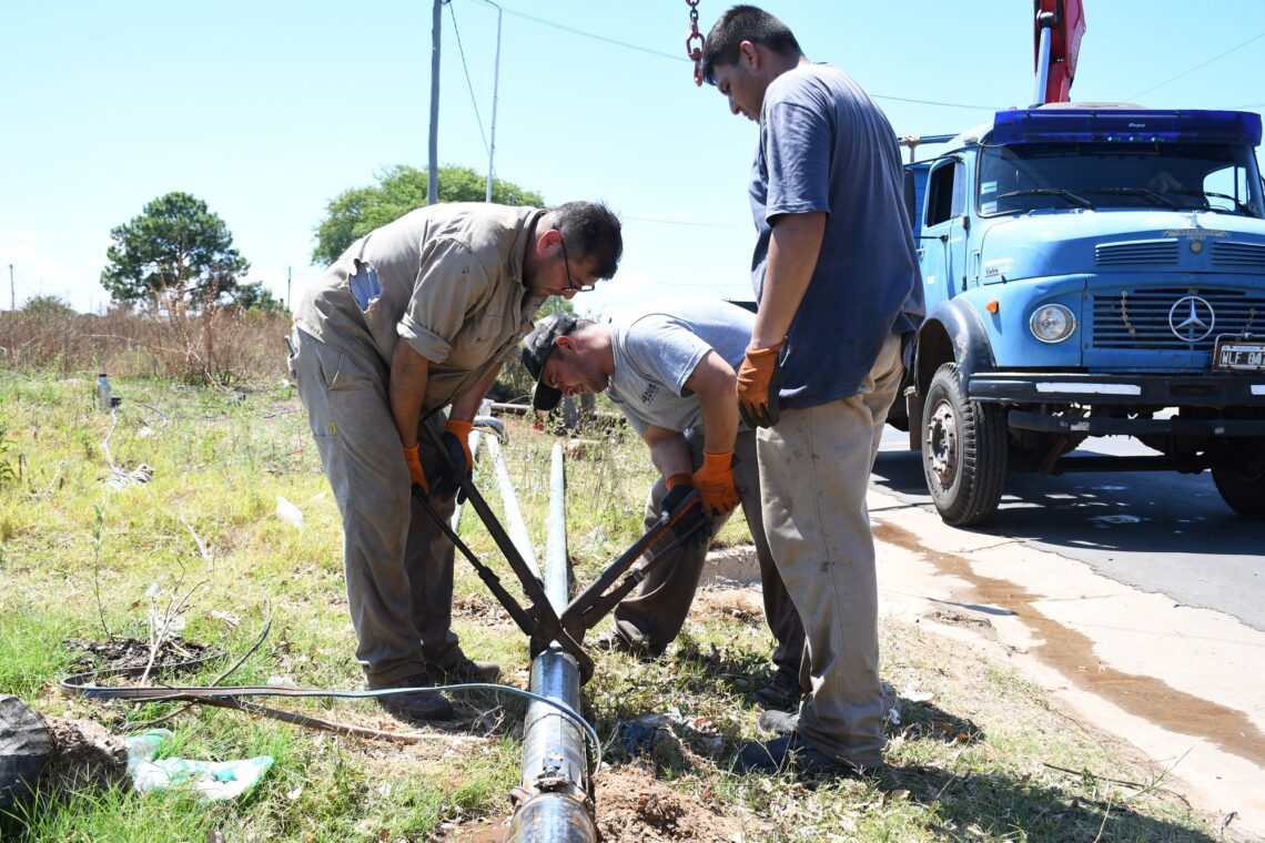 PLAN DE CONTINGENCIA HÍDRICA: TRAS 10 AÑOS, SE ACTIVÓ UNA PERFORACIÓN EN EL BARRIO PIERRESTEGUI