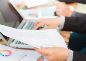 Defensa del consumidor advierte a usuarios de tarjetas de crédito por cobros indebidos