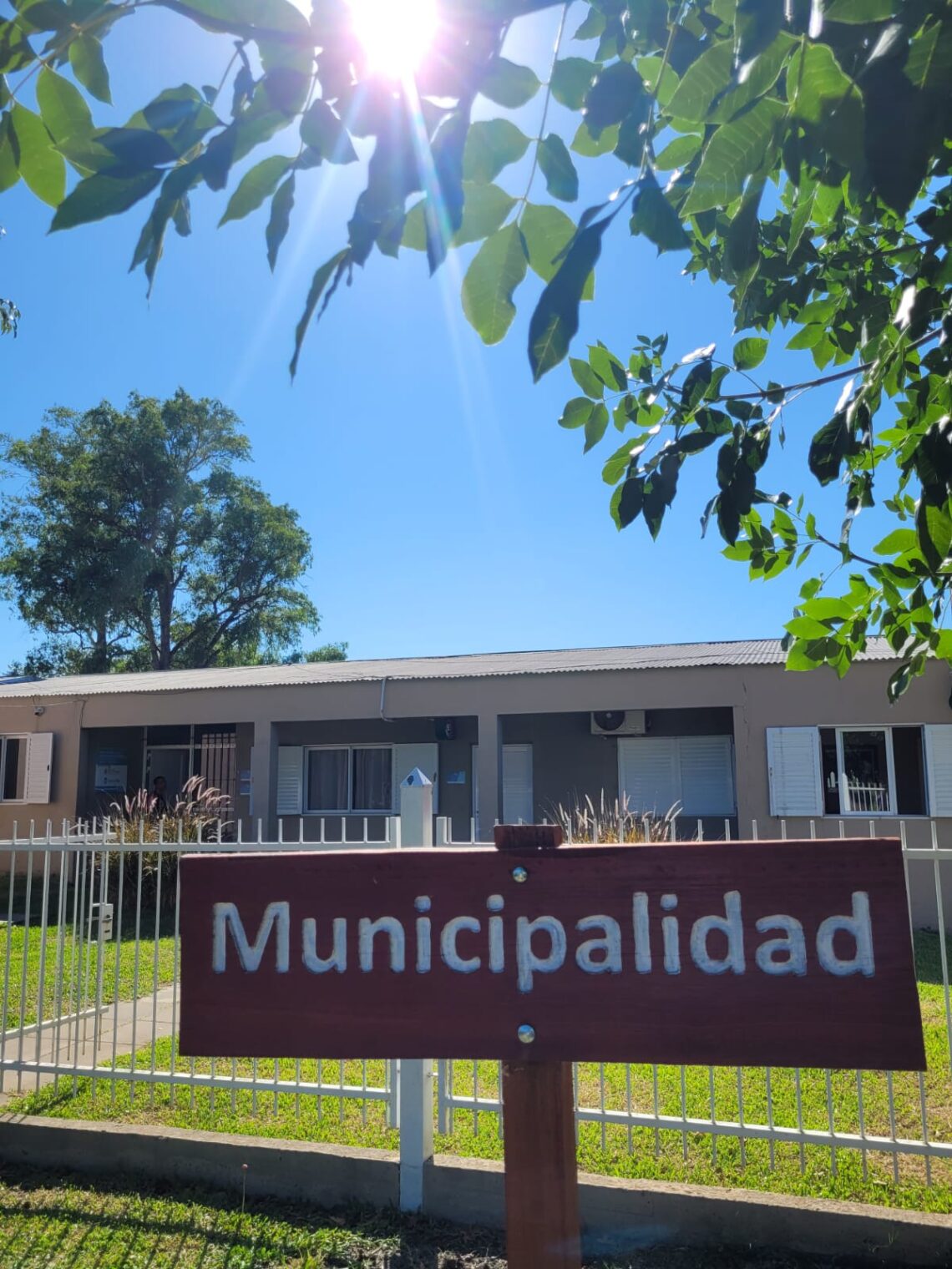 El intendente Daniel Benitez encabezo una reunión con concejales para aclarar el tema del agente Luna