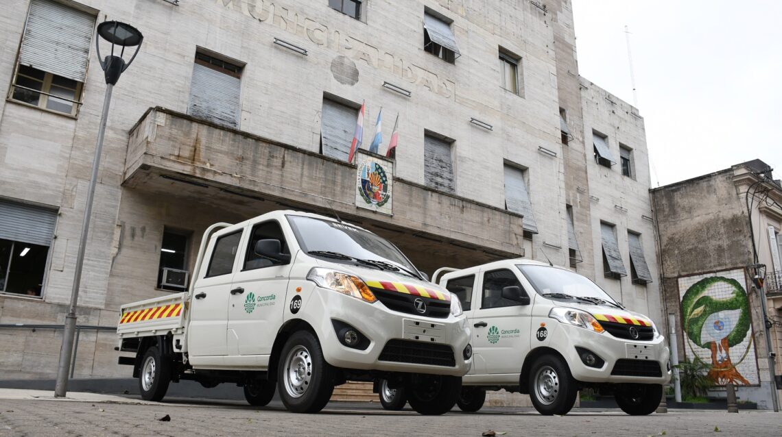 DOS UTILITARIOS SE SUMAN AL PARQUE AUTOMOTOR MUNICIPAL
