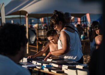 Este fin de semana en Concordia se renueva la invitación para leer en la playa con Mágica