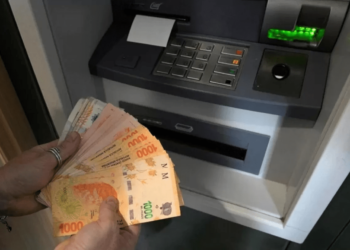 Inicia el pago de haberes a estatales y jubilados provinciales