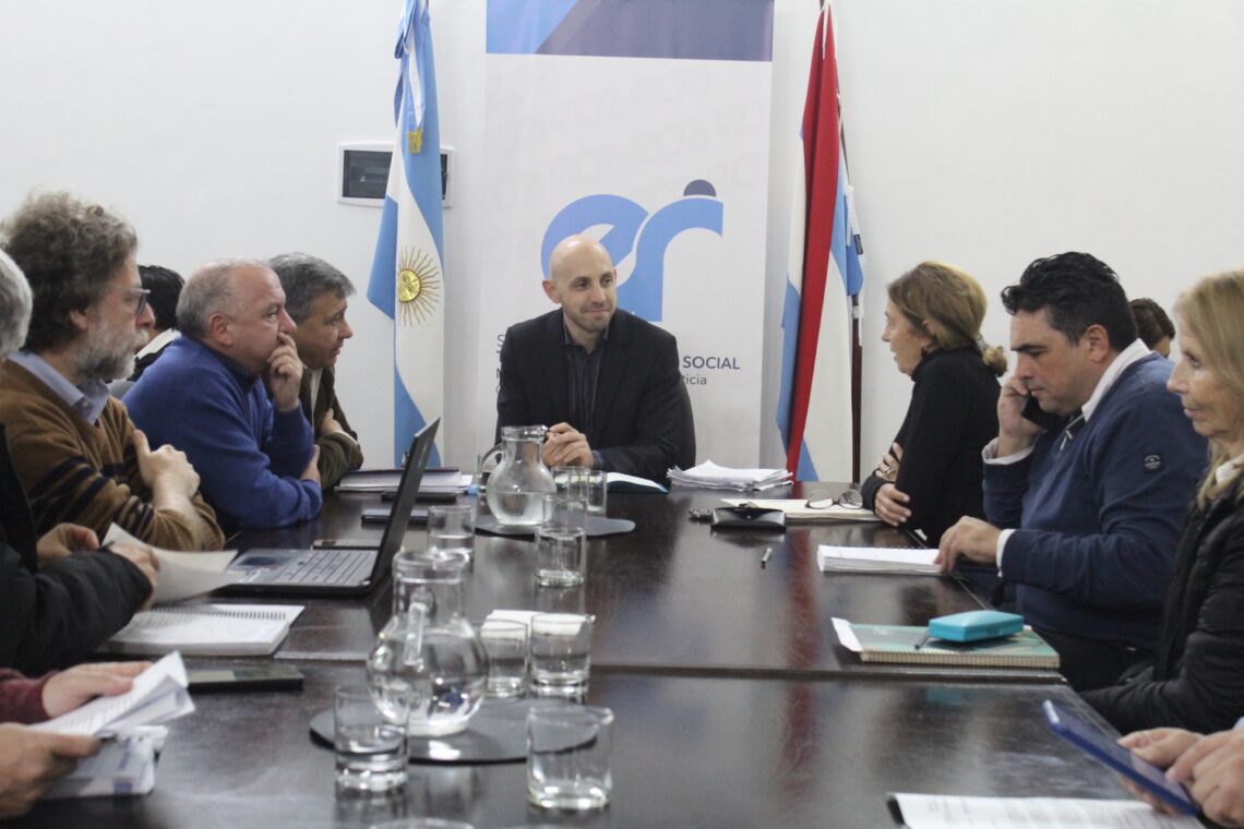 El gobierno provincial convocó a paritaria a los gremios docentes