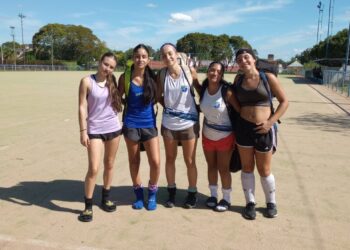 Jugadoras del Club Salto Grande participaron de una concentración para conformar el seleccionado de AHRU