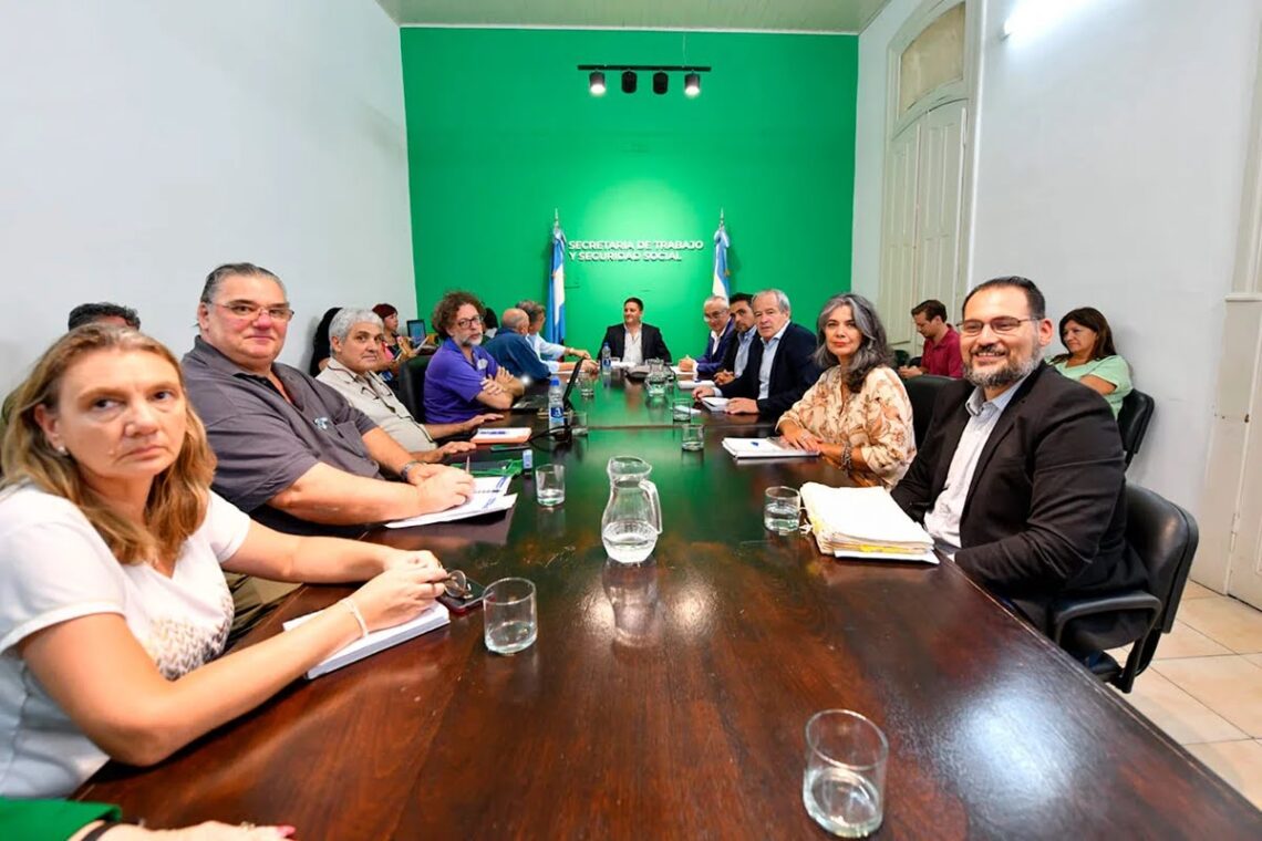 Provincia convocó a paritaria a los gremios docentes para este miércoles