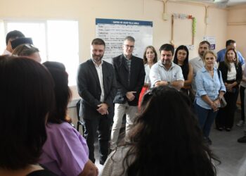 AZCUÉ VISITÓ EL CENTRO DE SALUD DE VILLA ADELA QUE ATIENDE LAS 24 HORAS Y CUENTA CON UNA AMBULANCIA 0 KM