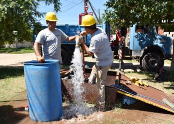PLAN DE CONTINGENCIA HÍDRICA: CAMBIO DE BOMBA EN EL BARRIO PANCHO RAMÍREZ