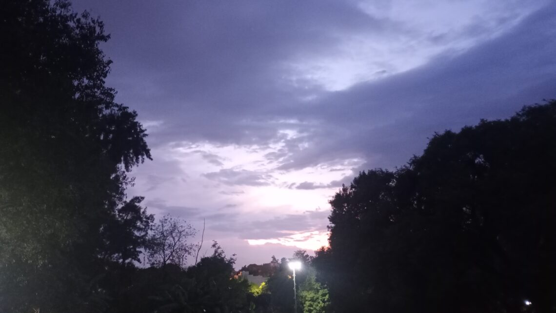 Alerta naranja por tormentas fuertes con lluvias intensas y ocasional caída de granizo