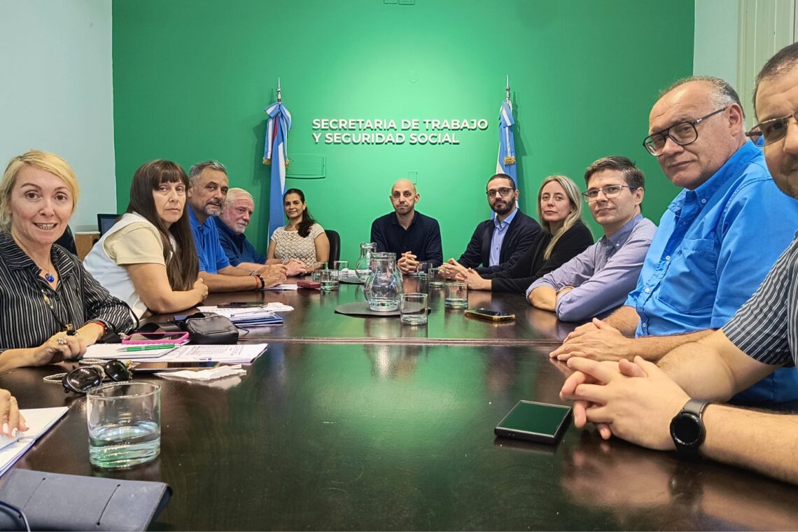 El gobierno logró un acuerdo salarial con los gremios estatales enfocado en el reconocimiento a la carrera administrativa