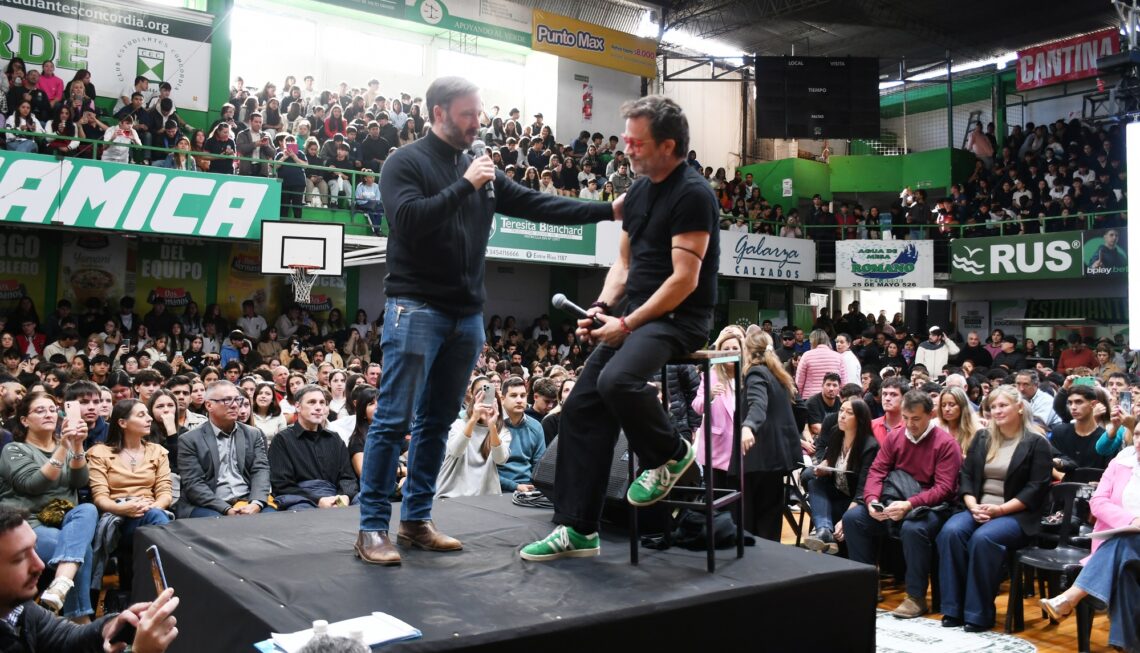 GASTÓN PAULS EN CONCORDIA: MULTITUDINARIA JORNADA SOBRE PREVENCIÓN DE ADICCIONES