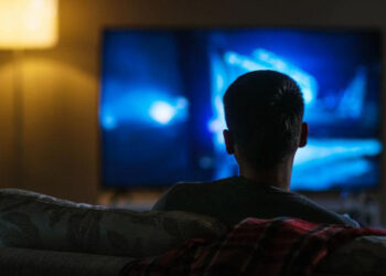 El electrodoméstico que más luz consume aún apagado y tienes que desconectar para evitar pagar de más