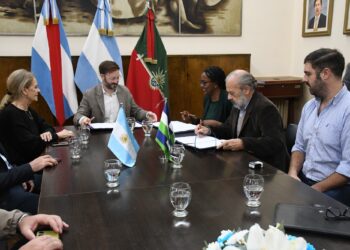 AZCUÉ FIRMÓ UN CONVENIO PARA FORTALECER EL PROCESO DE TRANSFORMACIÓN DE LA ZONA NOROESTE DE CONCORDIA