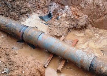 NUEVA ROTURA DEL ACUEDUCTO ROCA AFECTA EL SUMINISTRO DE AGUA EN LA ZONA NOROESTE