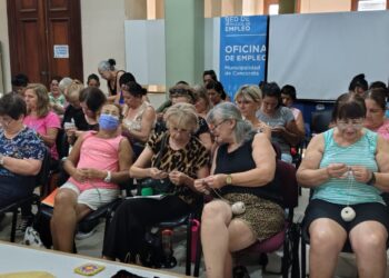 TALLER GRATUITO DE MANUALIDADES PARA PERSONAS MAYORES