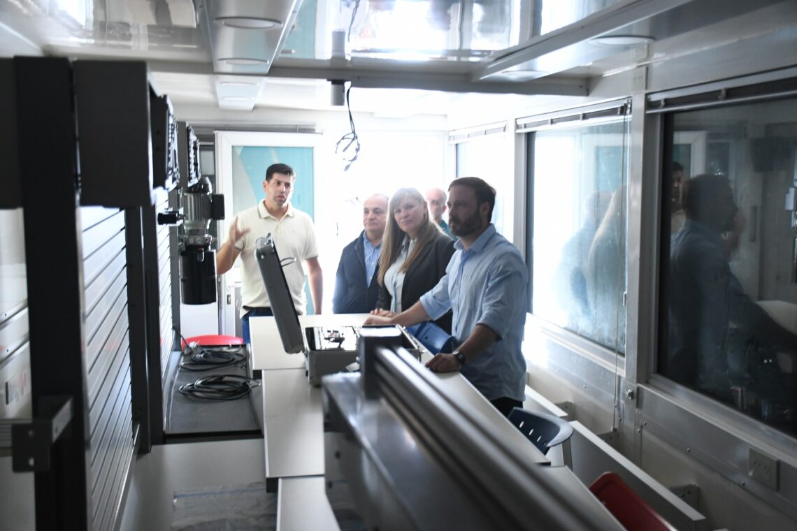 UNO DE LOS TRAILERS DE LA RED NACIONAL DE AULAS TALLERES MÓVILES ESTÁ EN CONCORDIA