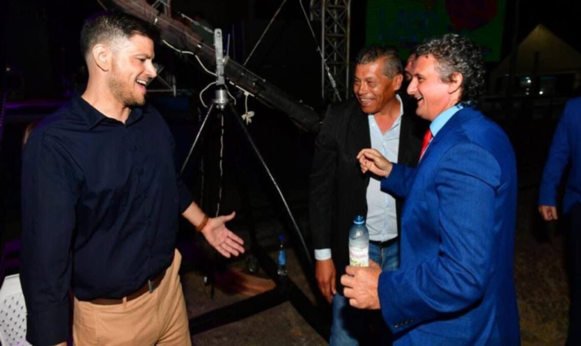 Ricardo Bravo: “En estos tiempos difíciles que las demandas de los Municipios lleguen al Congreso es muy valioso y Damián Arévalo es el indicado para eso”