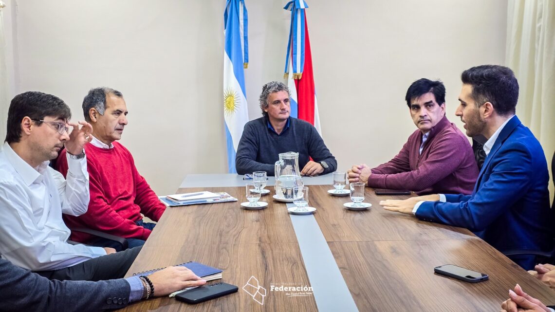 El Intendente Bravo recibió a Autoridades del Banco Macro