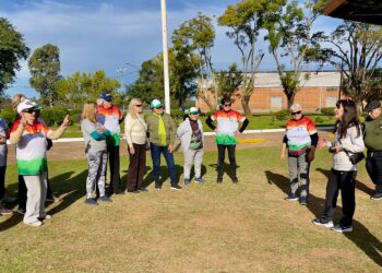 ADULTOS MAYORES PARTICIPARON DE UNA JORNADA DE JUEGOS ALTERNATIVOS