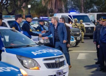 Frigerio presentó nuevos vehículos para reforzar la seguridad y el servicio penitenciario