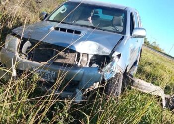 DEPTO. ISLAS: SE LE CAYÓ LA PILETA DEL CAMIÓN Y UNA CAMIONETA LA CHOCÓ