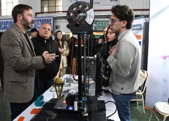 AZCUÉ PARTICIPÓ DE LA INAUGURACIÓN DE LA FERIA DE LAS CARRERAS 2025