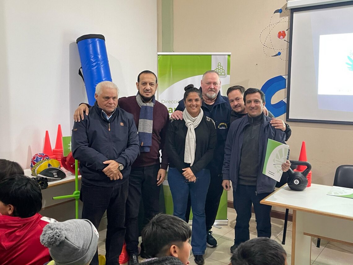 SE ENTREGARON INSUMOS Y EQUIPAMIENTO A INSTITUCIONES EN EL MARCO DEL PRESUPUESTO PARTICIPATIVO