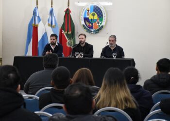 EN EL DÍA DEL VECINALISTA, AZCUÉ MANTUVO UN ENCUENTRO CON REFERENTES BARRIALES