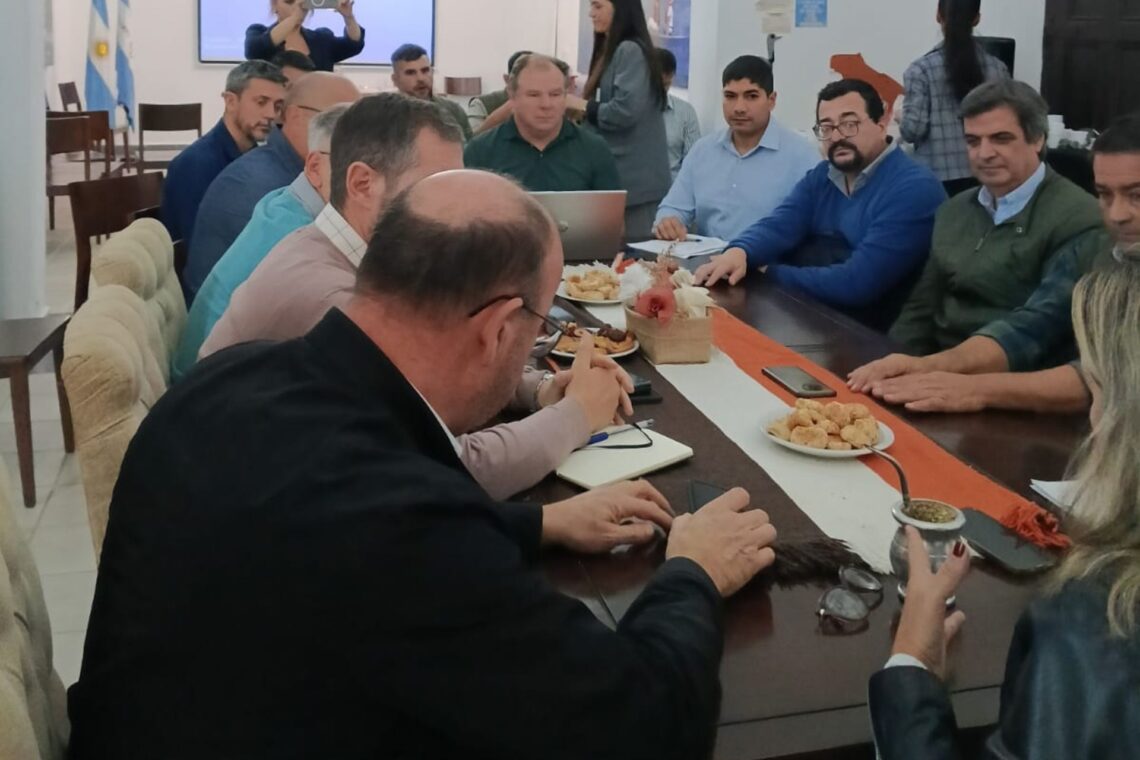 Avanzan en la creación de una licencia única de pesca deportiva para toda la Región Litoral