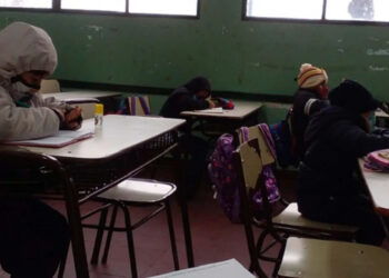 Varias escuelas de Concordia ajustan horarios ante el pronóstico de frío intenso