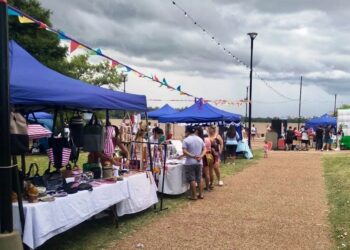 LA “FERIA PASEO DEL RÍO” VUELVE ESTE DOMINGO EN EL PARQUE SAN CARLOS