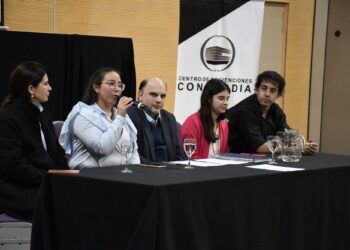 LA MUNICIPALIDAD Y ECU FIRMARON EL CONVENIO PARA LA ENTREGA DE LOS GALPONES DONDE SE REALIZARÁN LAS CARROZAS