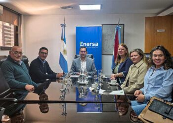 Enersa y el Copnaf firmaron un convenio para la donación de calzado e indumentaria