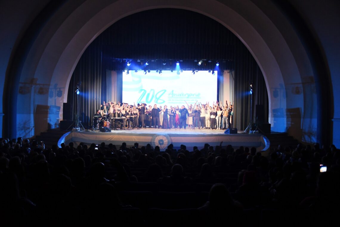 ENTREGA DE ENTRADAS PARA LA FUNCIÓN DE HONOR DEL 9 DE JULIO