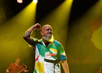 Bahiano presenta “Pura Adrenalina” en Pueblo Viejo