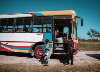 Más de 10.000 estudiantes entrerrianos acceden a la educación gracias al transporte escolar rural