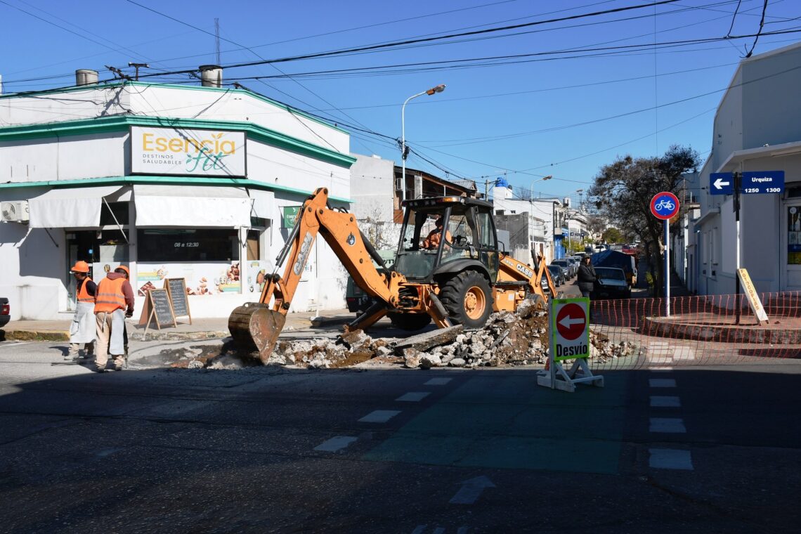 LA MUNICIPALIDAD CONTINÚA CON LOS TRABAJOS DE MEJORA DE LA TRAZA VIAL