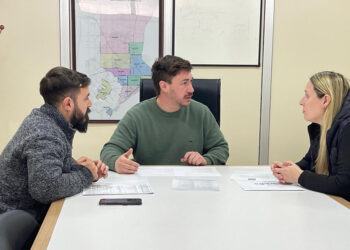 Reunión de trabajo para impulsar cursos de formación laboral