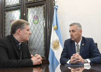 Hein recibió al flamante arzobispo de Paraná, Monseñor Raúl Martín